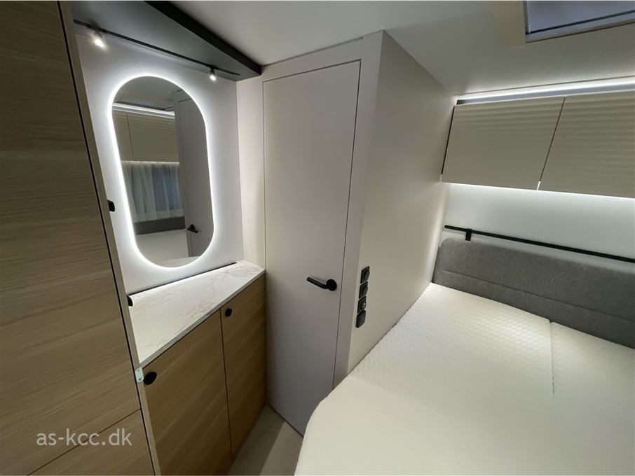 Adria Adora 522 UP Truma Combi 6 varmeovn