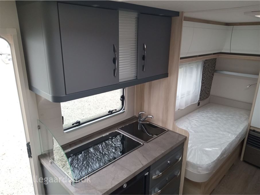 Hobby De Luxe 460 LU