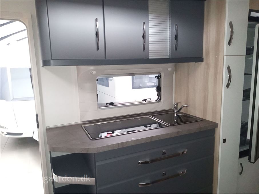 Hobby De Luxe 545 KMF