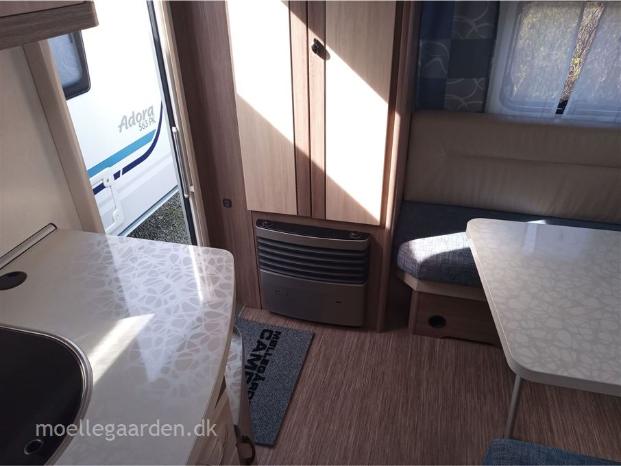 Hobby De Luxe 440 SF