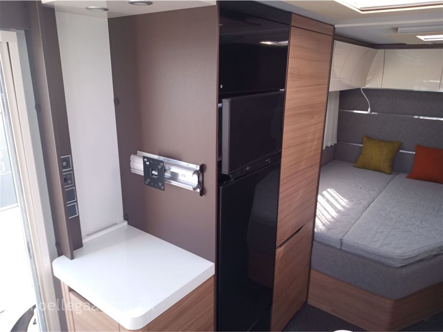 Adria Alpina 573 UP