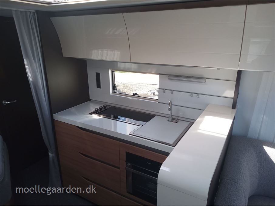 Adria Alpina 573 UP