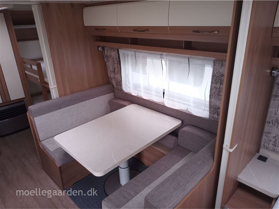 Hobby De Luxe 545 KMF