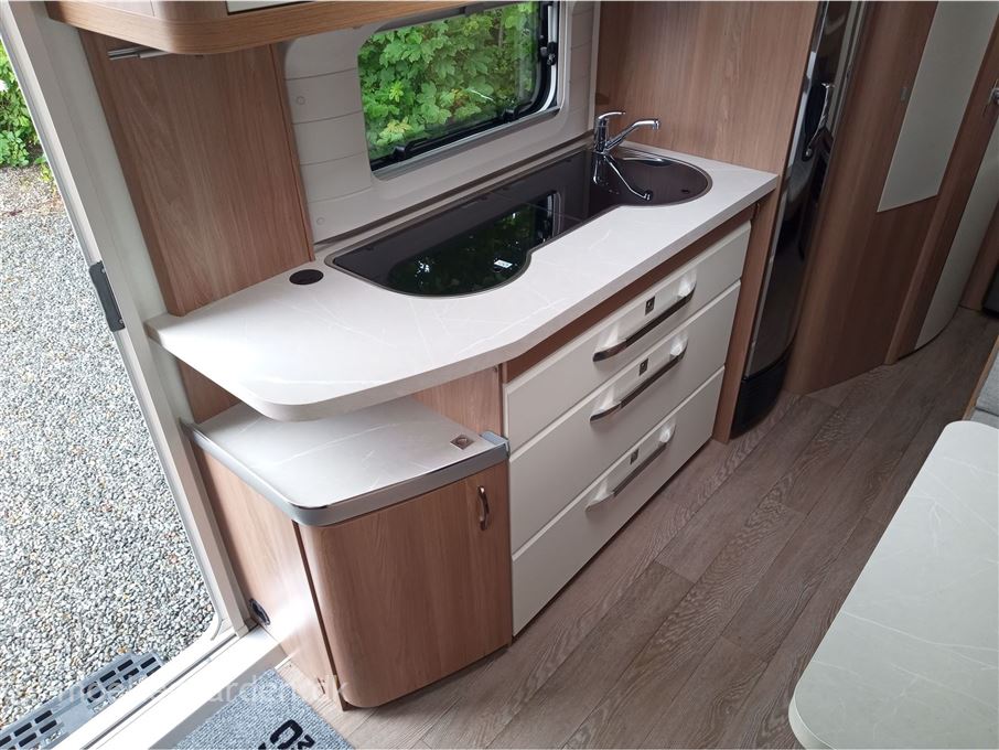 Hobby De Luxe 545 KMF