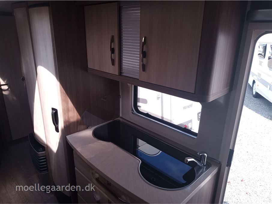 Hobby De Luxe 560 KMFe