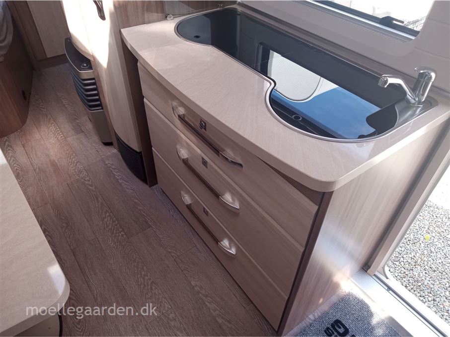 Hobby De Luxe 560 KMFe