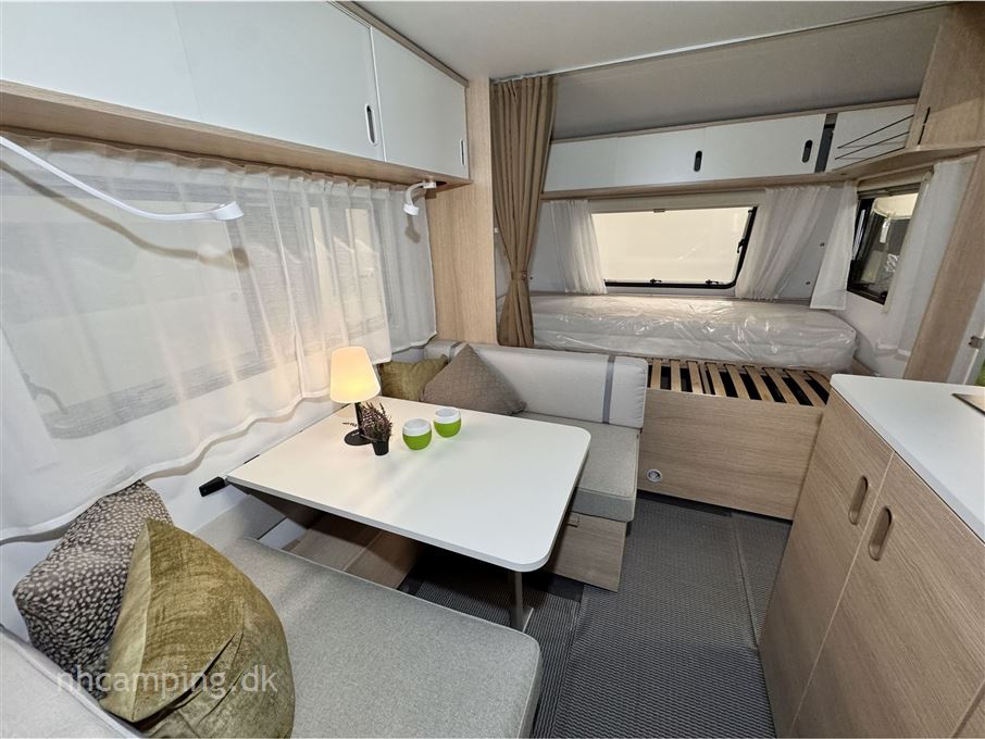 Adria Aviva 522 PT 3 køjer