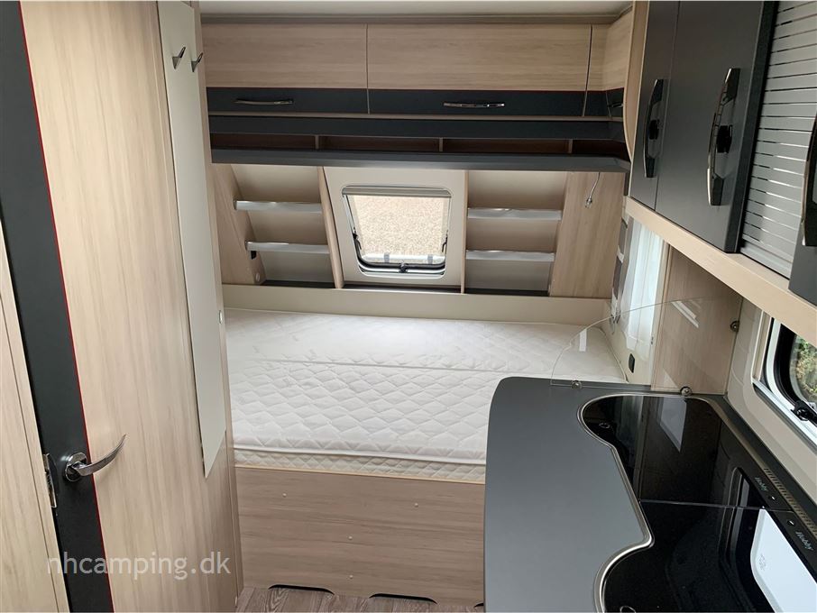 Hobby De Luxe 440 SF