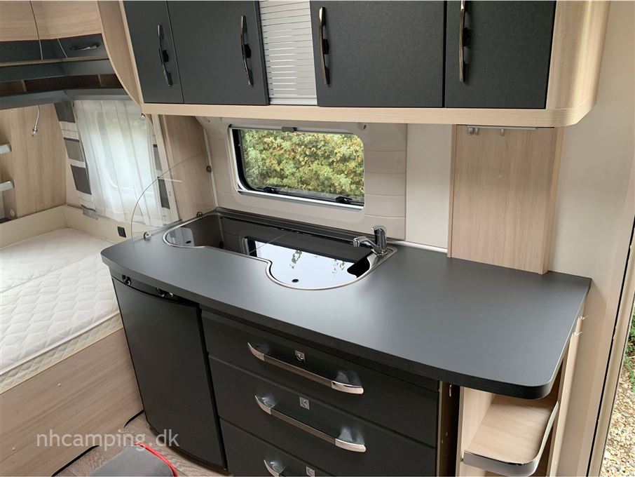 Hobby De Luxe 440 SF