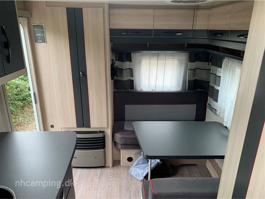 Hobby De Luxe 440 SF