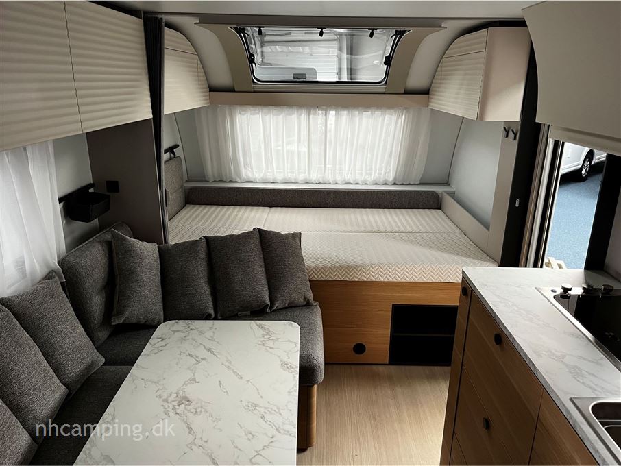 Adria Adora 573 PT Køjer