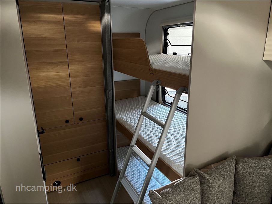 Adria Adora 573 PT Køjer