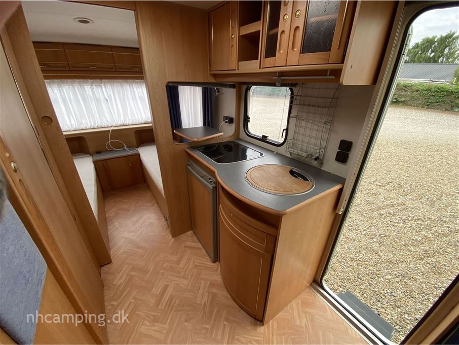 Adria Unica B 462 LU