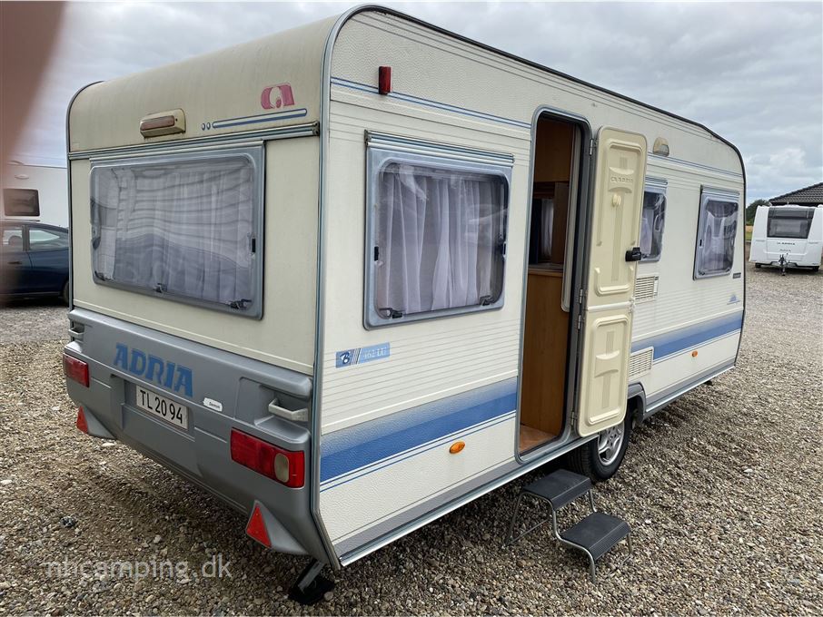 Adria Unica B 462 LU