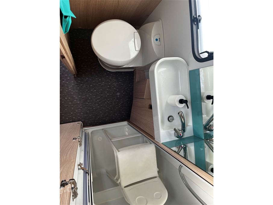 Adria Aviva 563 PT 3 køjer
