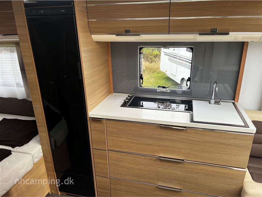 Adria Adora Silver "Jubilæumsmodel" 522 UP m. Alde