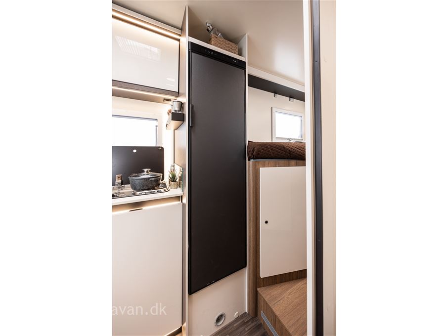Elnagh Baron 539 Compact
