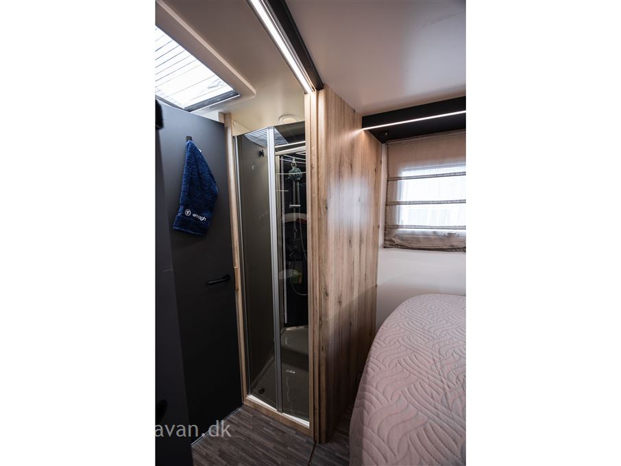 Elnagh Magnum 582