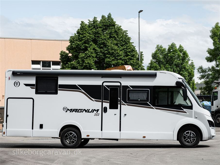 Elnagh Magnum 582