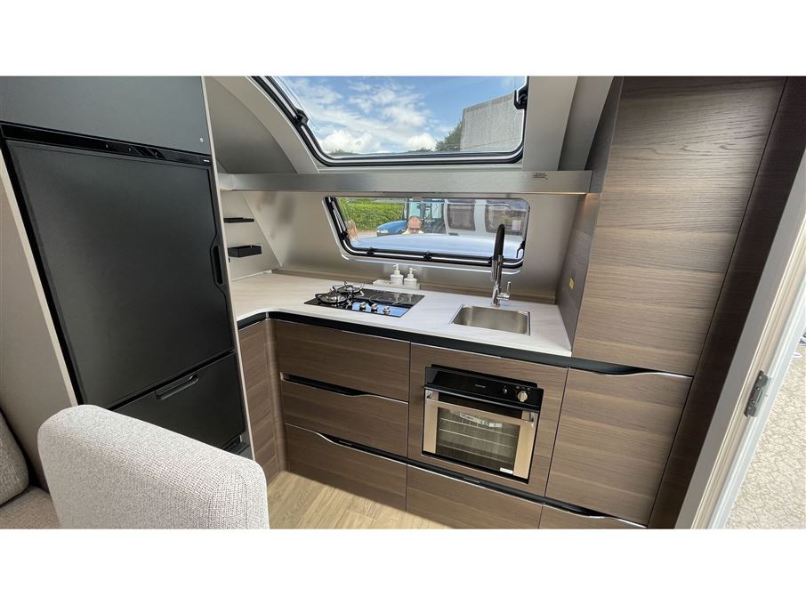 Adria Alpina 663 HT Twin