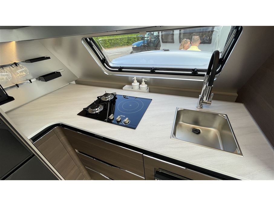 Adria Alpina 663 HT Twin