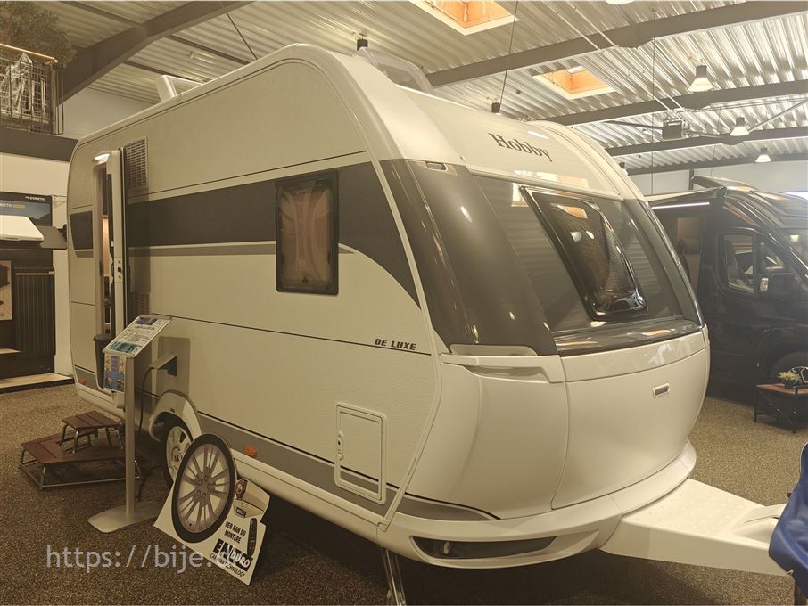 Hobby De Luxe 400 SFE
