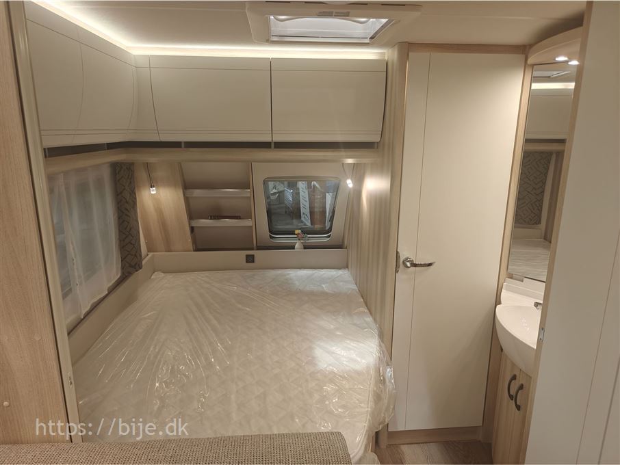 Hobby De Luxe 400 SFE