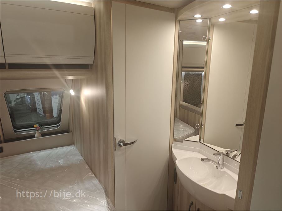 Hobby De Luxe 400 SFE