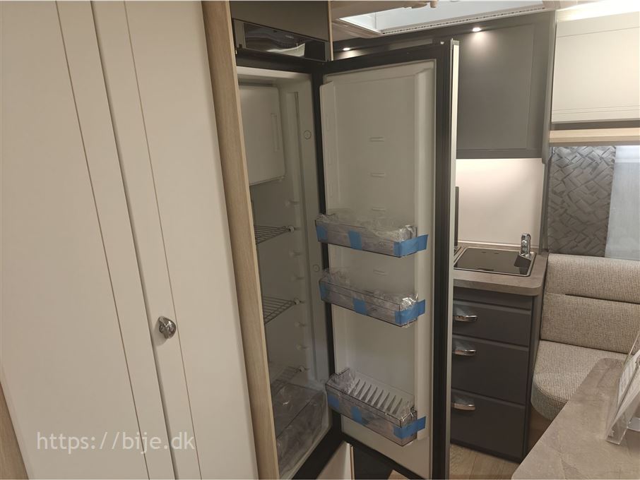 Hobby De Luxe 400 SFE
