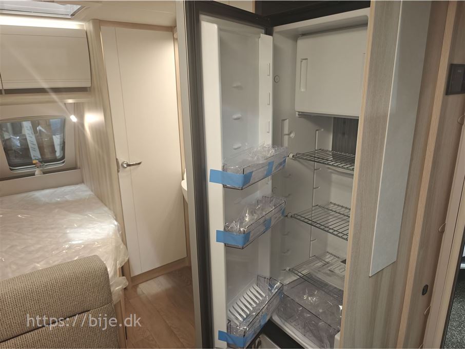 Hobby De Luxe 400 SFE