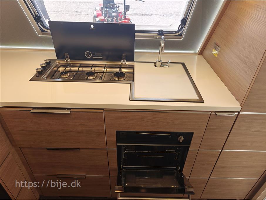 Adria Adora 613 HT