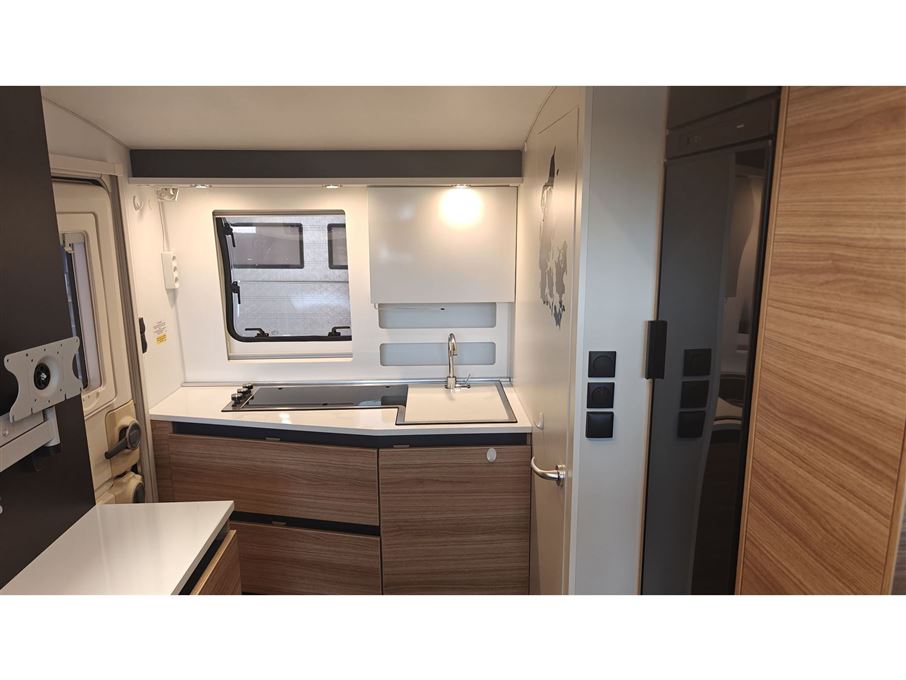 Adria Action 391