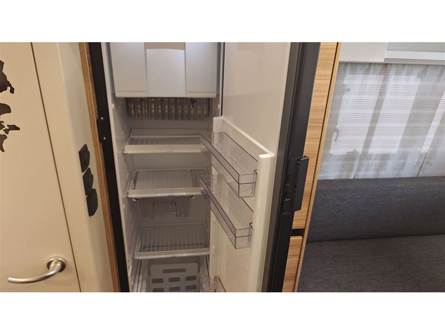 Adria Action 391