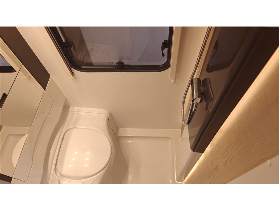 Adria Action 391
