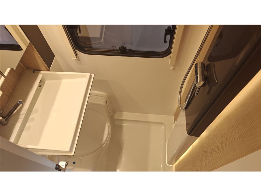 Adria Action 391