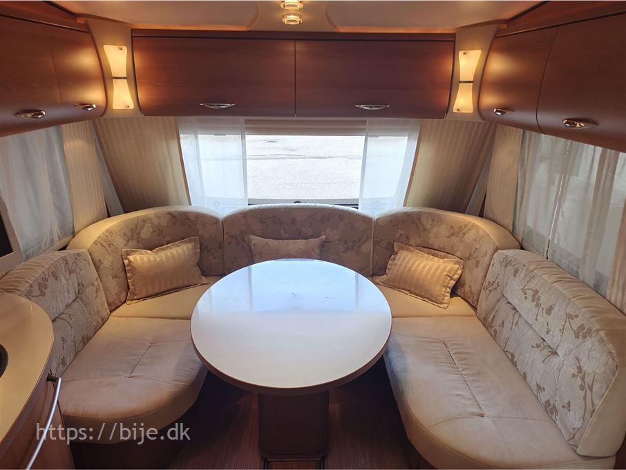 LMC Ambassador 563 HTD