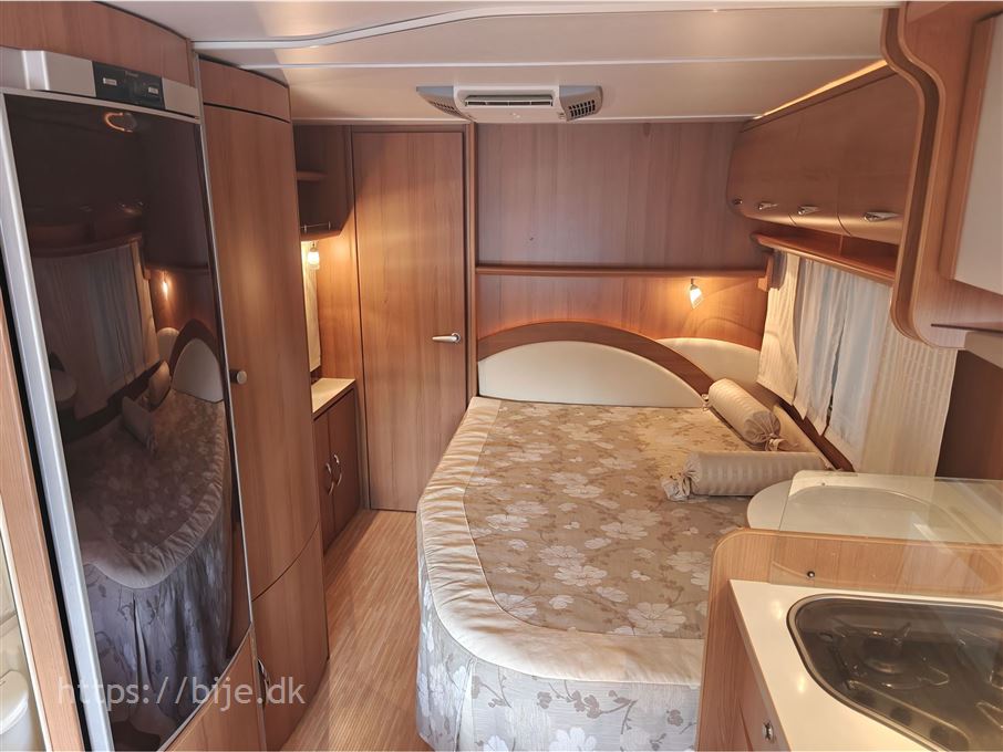 LMC Ambassador 563 HTD
