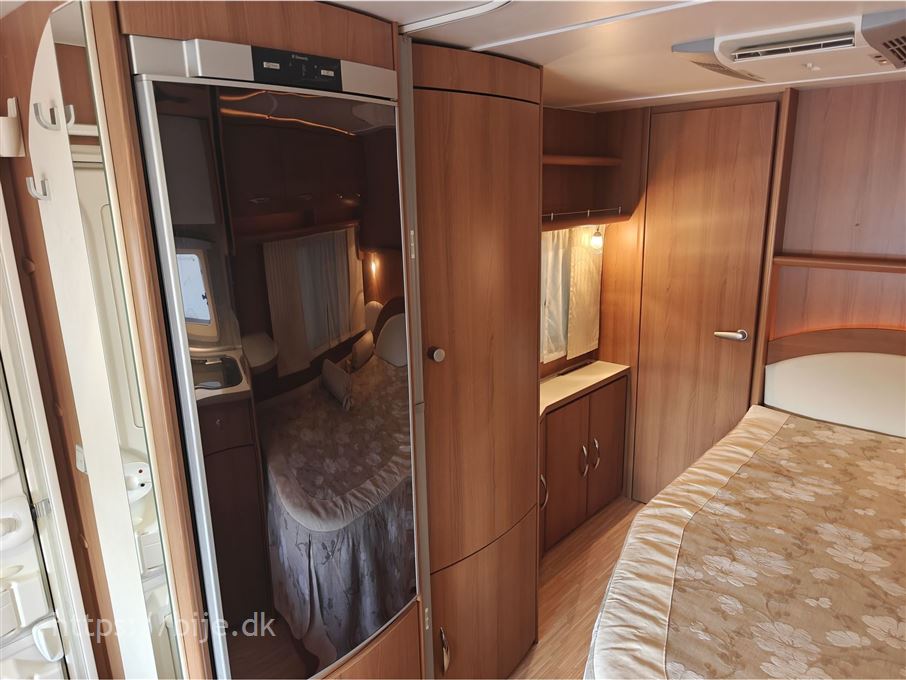 LMC Ambassador 563 HTD