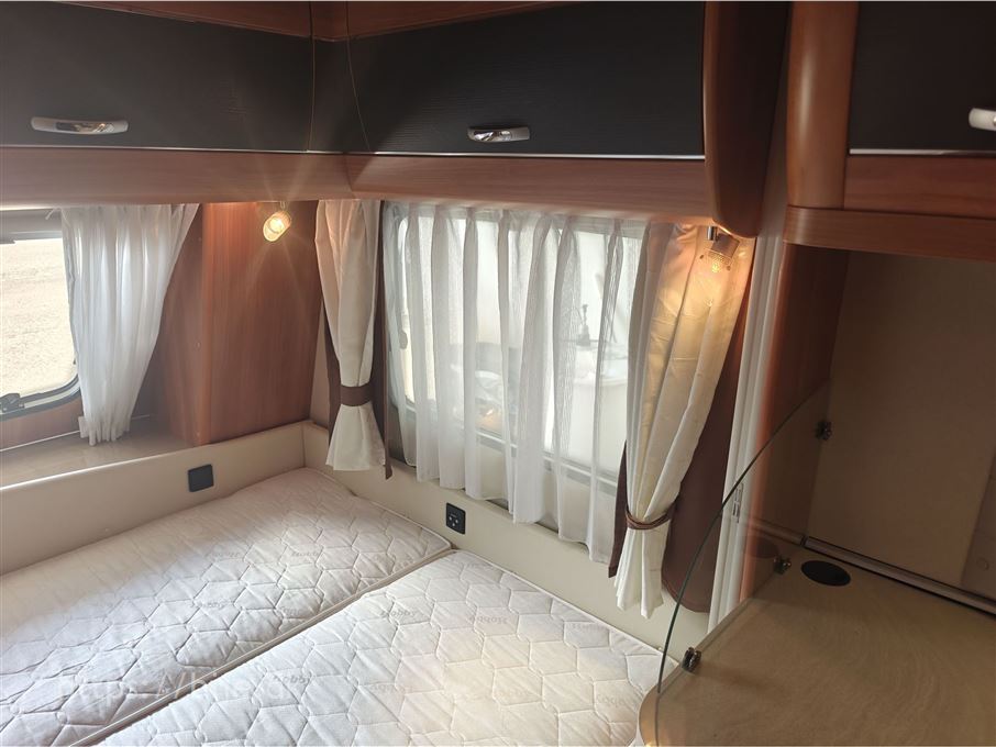 Hobby De Luxe 440 SF