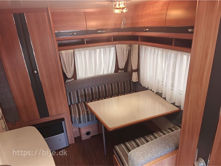 Hobby De Luxe 440 SF