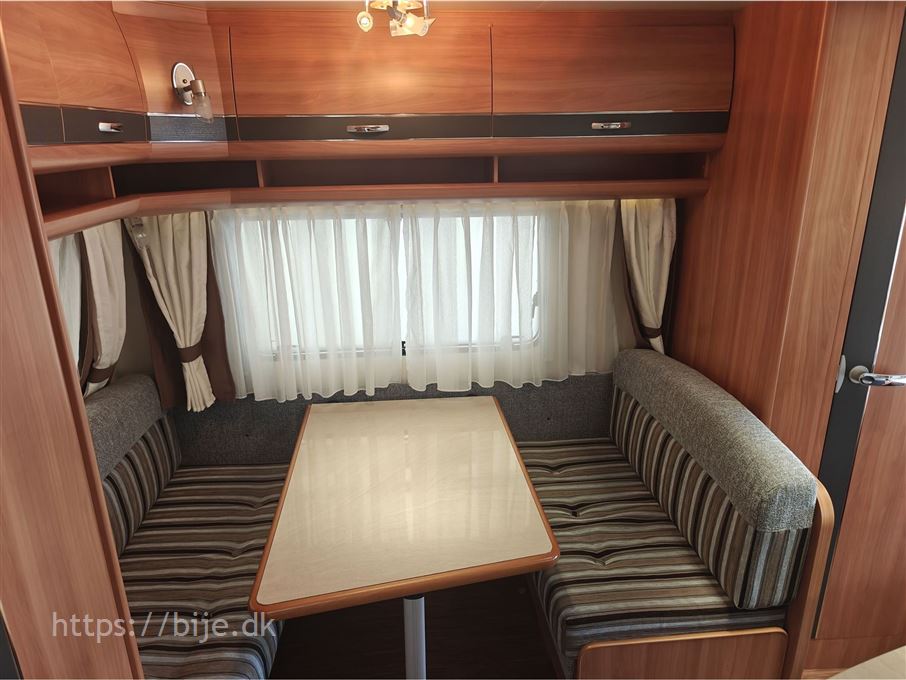Hobby De Luxe 440 SF