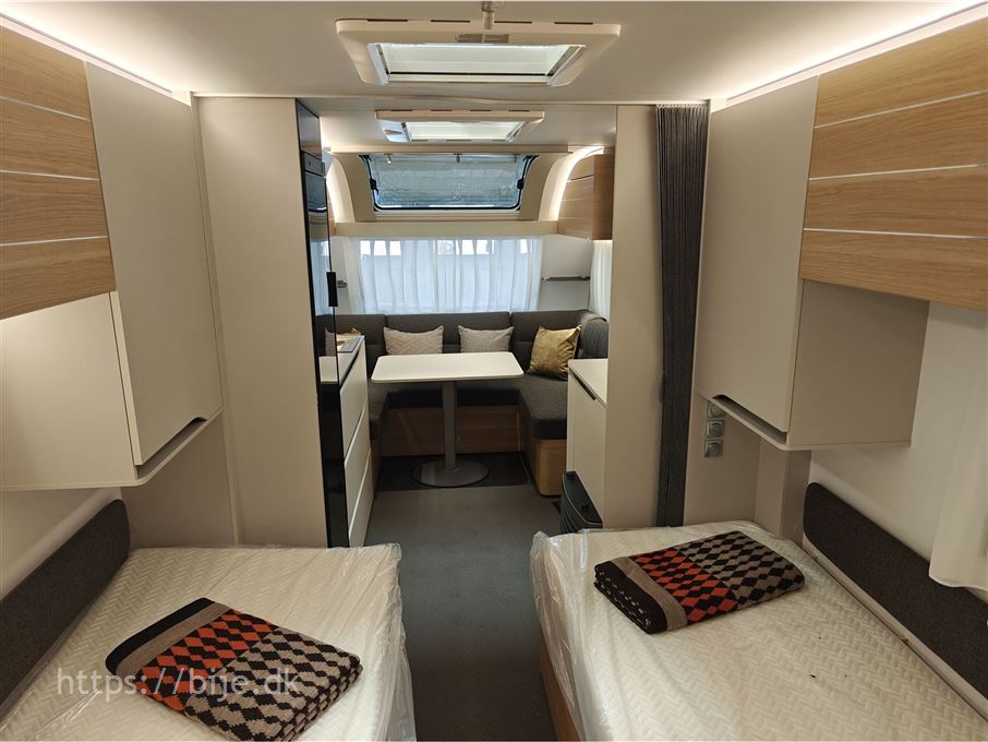 Adria Adora 572 UT