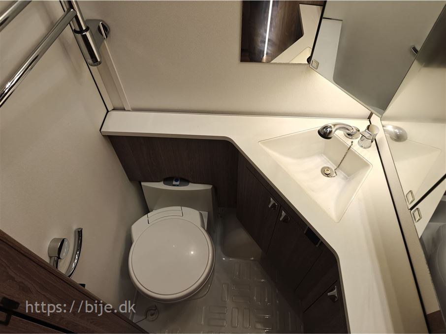 Kabe Royal 560 GLE KS