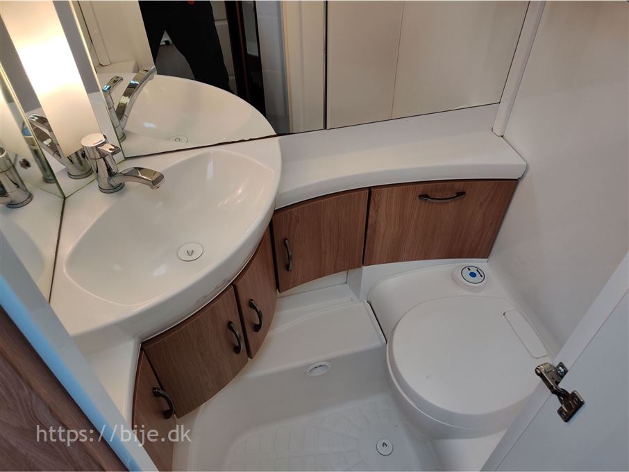 Hobby De Luxe 495 UL