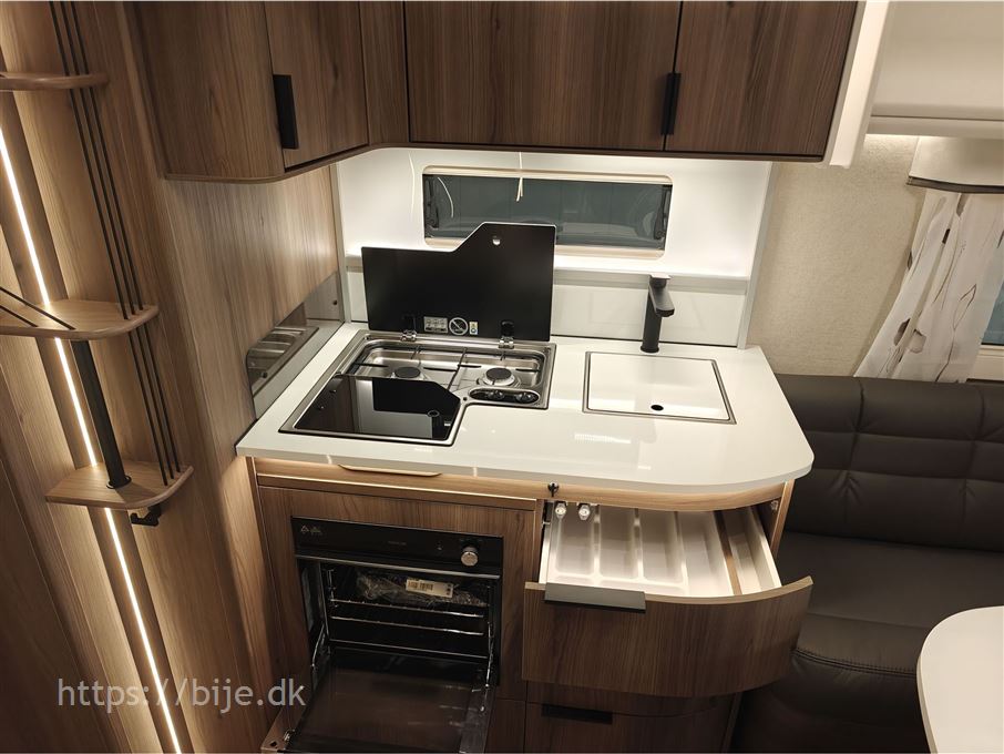 Kabe Ametist 560 GLE KS B8 PREMIUM LINE