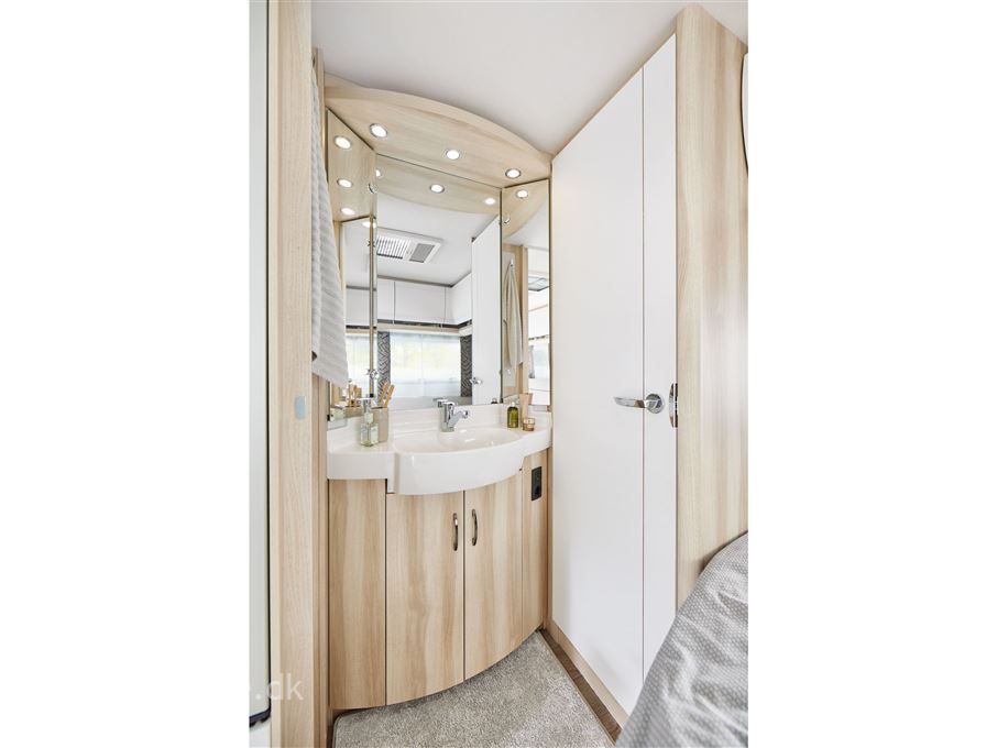 Hobby De Luxe 460 UFe DK-Line