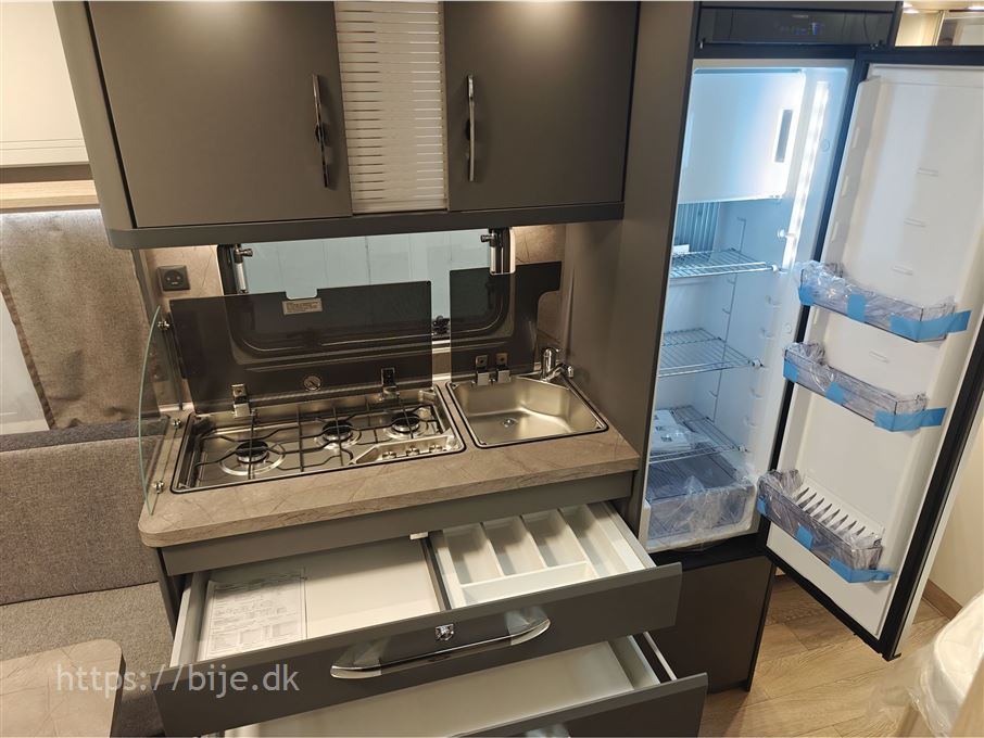 Hobby De Luxe 460 UFe