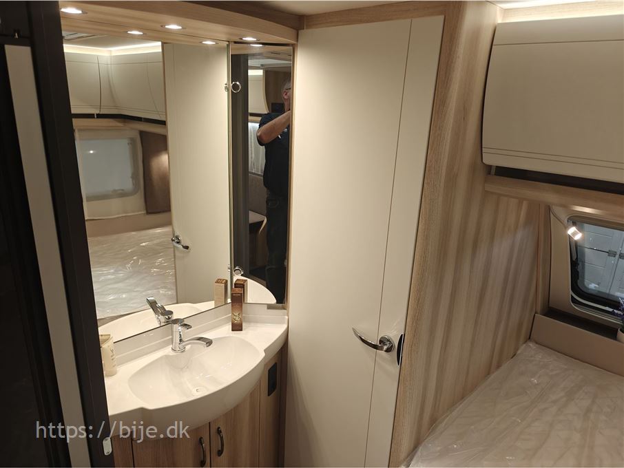 Hobby De Luxe 460 UFe
