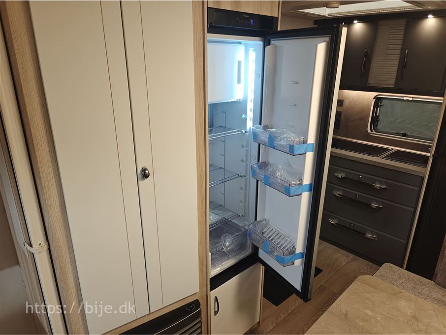 Hobby De Luxe 460 SFf