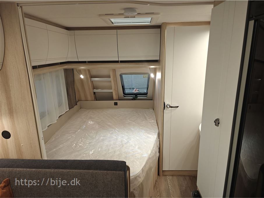 Hobby De Luxe 400 SFE